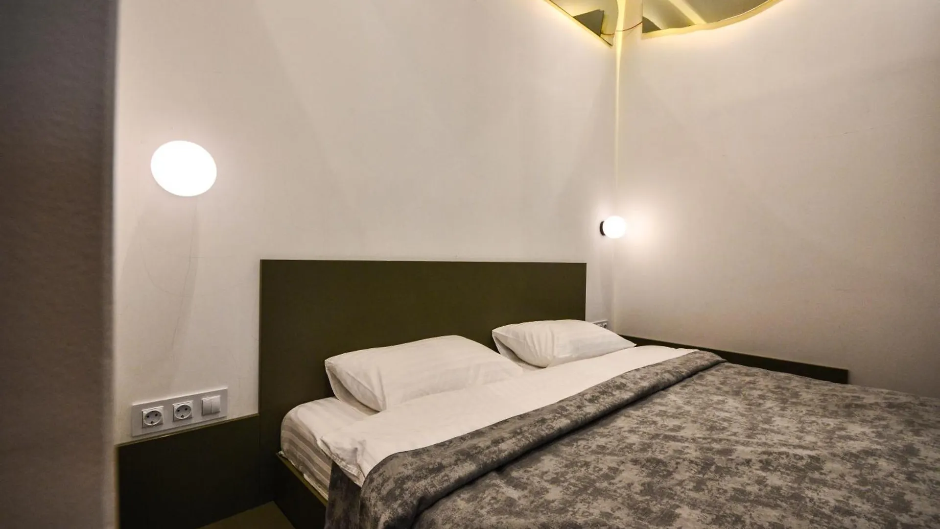 Kyiv Solaris Studio 0*,  Ukraina